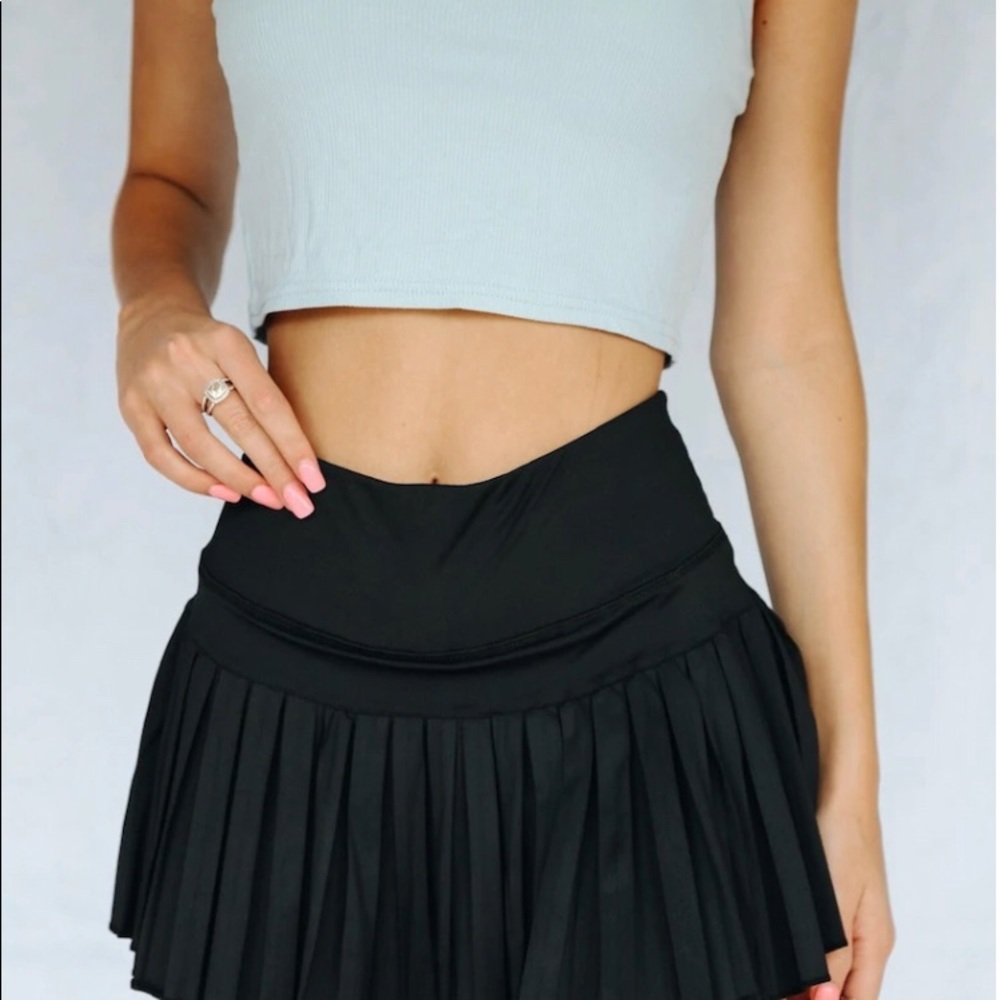 Black pleated Gold Hinge tennis skirt (skort), never worn, womenswear size M